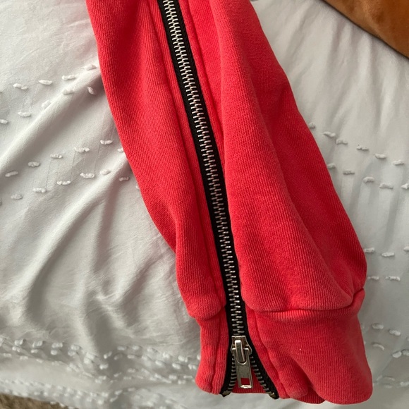 Red zip-up sweatshirt with zipper sleeves - Picture 3 of 3
